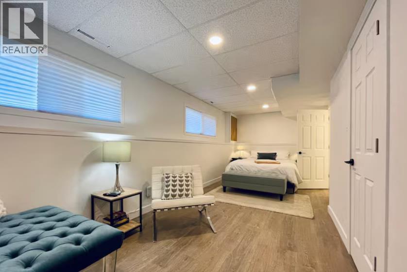 830 Columbia Boulevard W