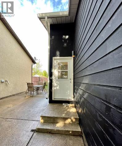 830 Columbia Boulevard W