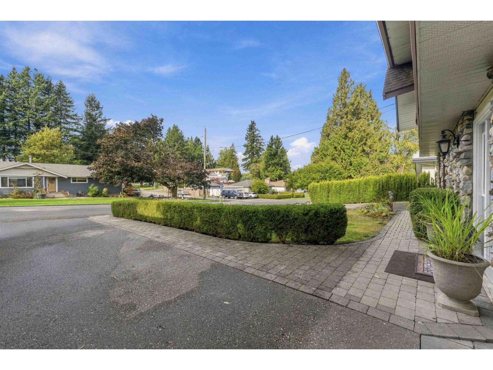 2570 Birch Street, Abbotsford, British Columbia  V2S 4H8 - Photo 3 - R3176013