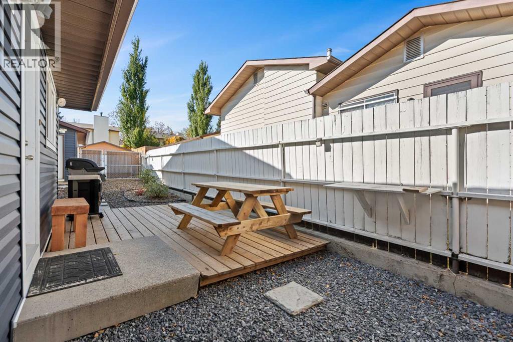 11 Berwick Hill NW, Calgary, Alberta  T3K 1C4 - Photo 32 - A2350760