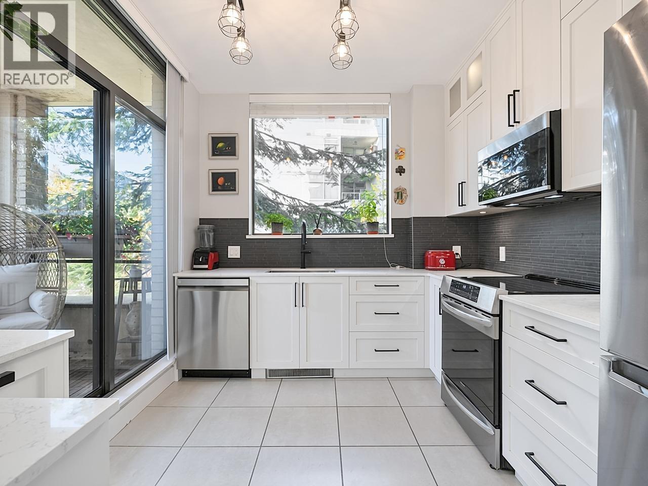 401 9300 University Crescent, Burnaby, British Columbia  V5A 4X9 - Photo 7 - R3176288