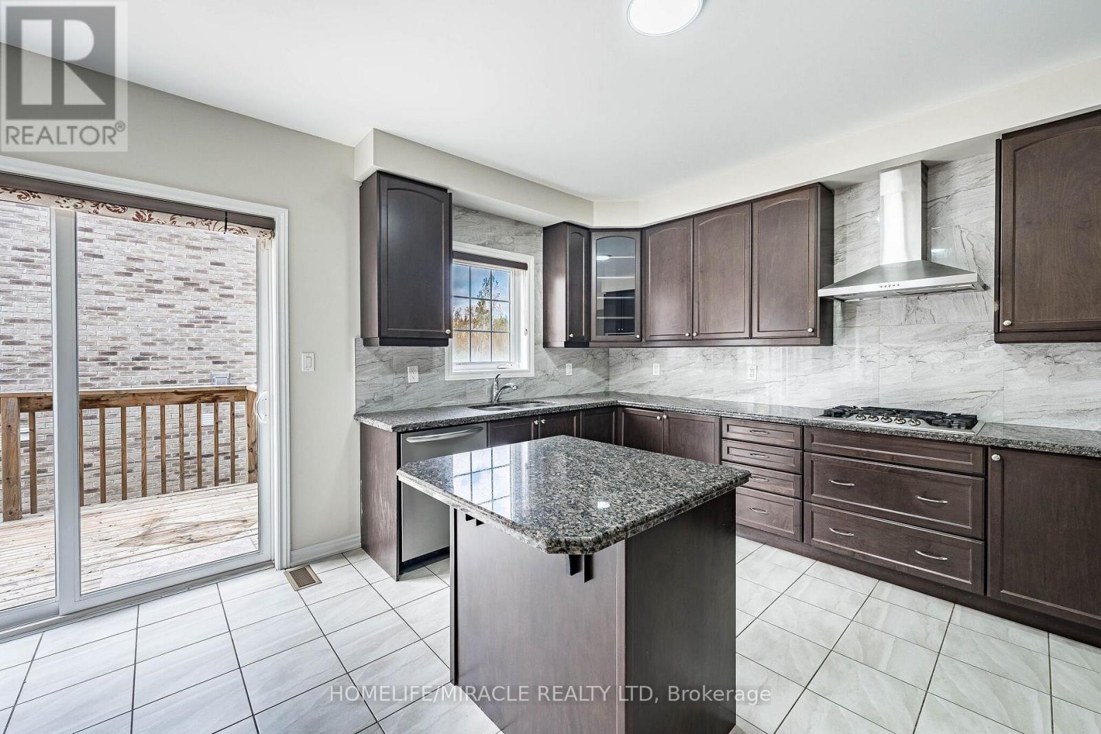 372 Remembrance Road, Brampton (Northwest Brampton), Ontario  L7A 4X9 - Photo 11 - W14088852