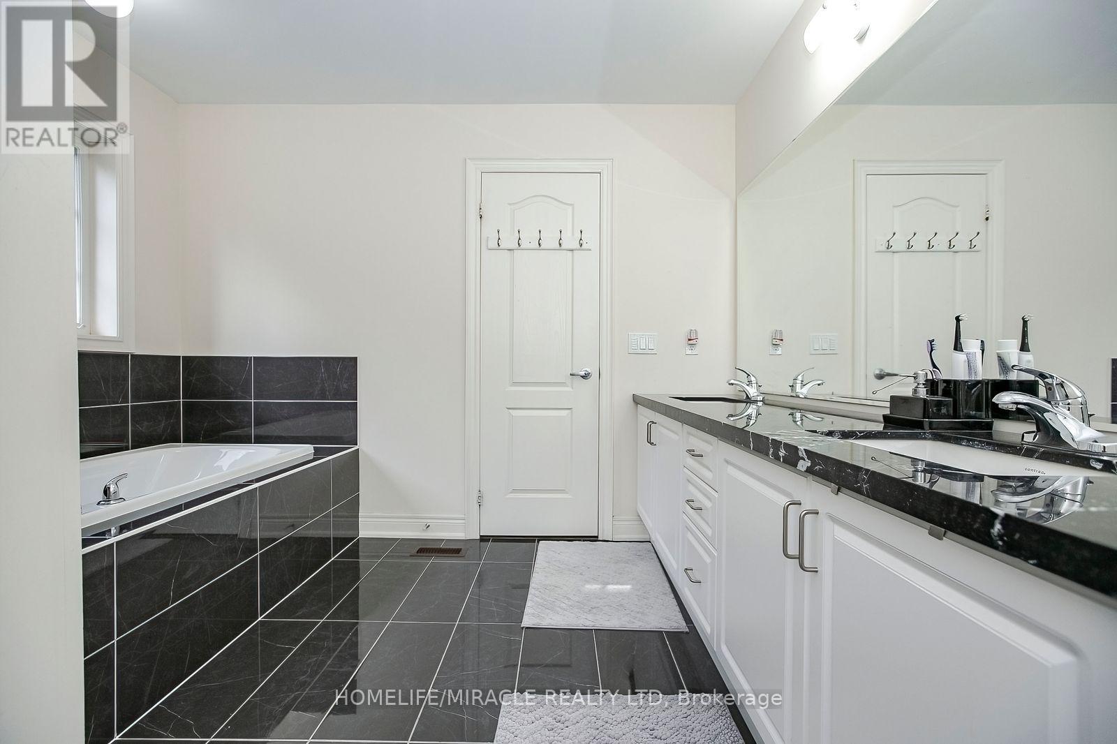 30 Brookwater Crescent, Caledon, Ontario  L7C 4A4 - Photo 25 - W13875746