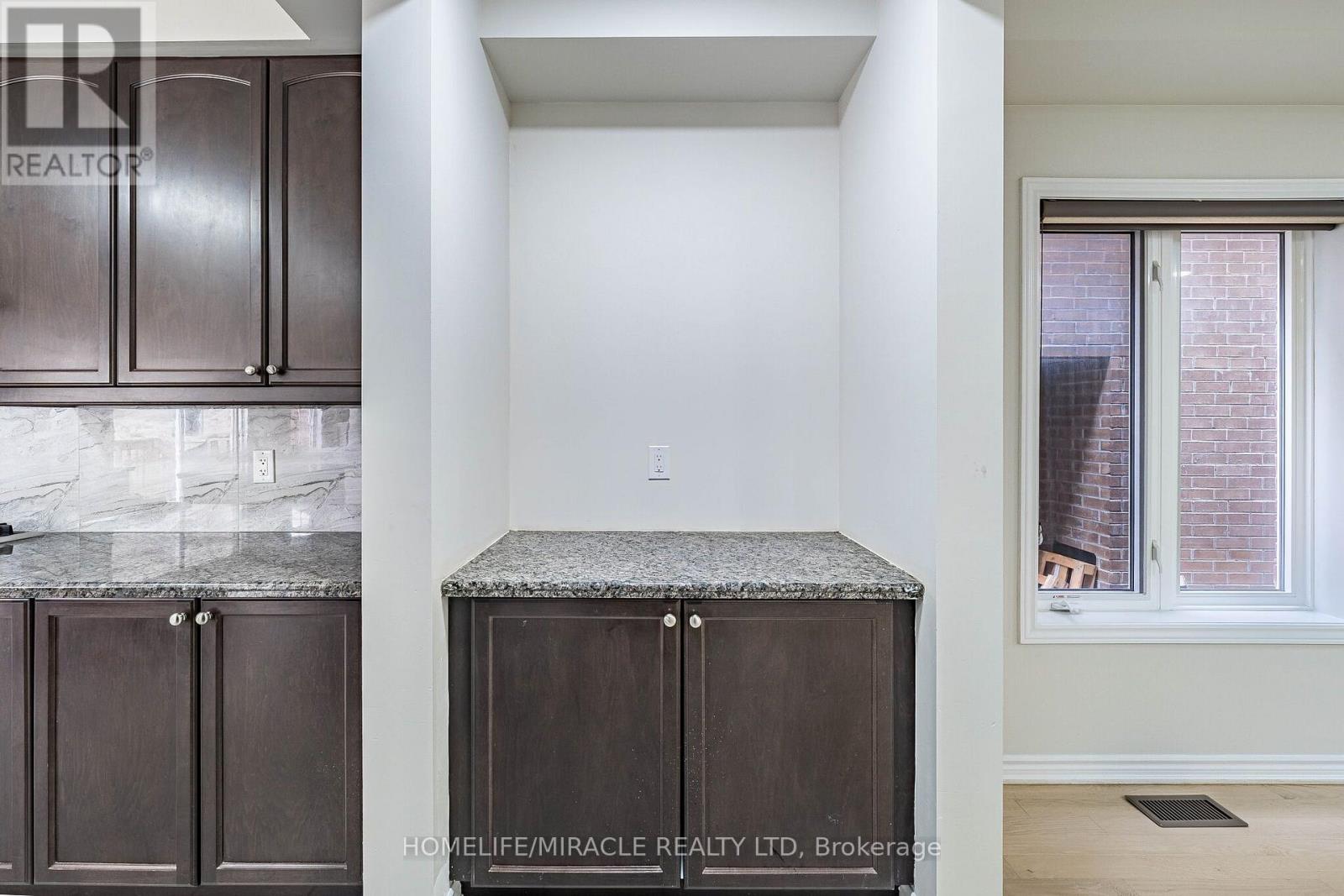 372 Remembrance Road, Brampton (Northwest Brampton), Ontario  L7A 4X9 - Photo 15 - W14088852