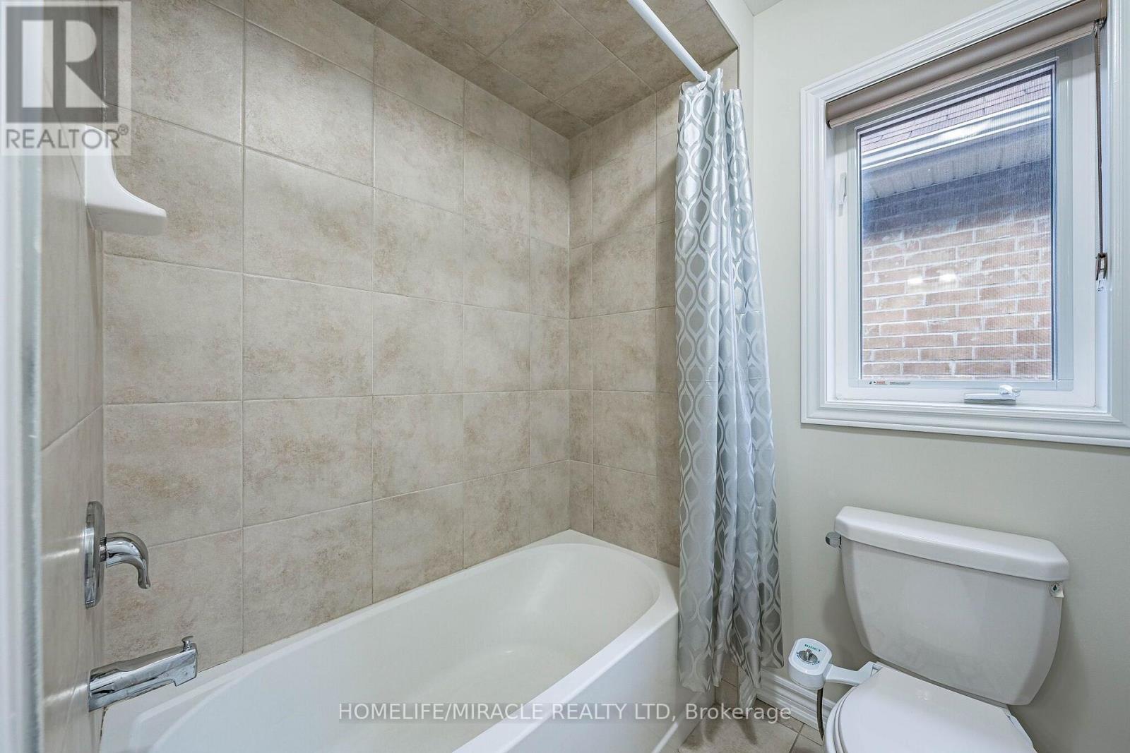 372 Remembrance Road, Brampton (Northwest Brampton), Ontario  L7A 4X9 - Photo 43 - W14088852