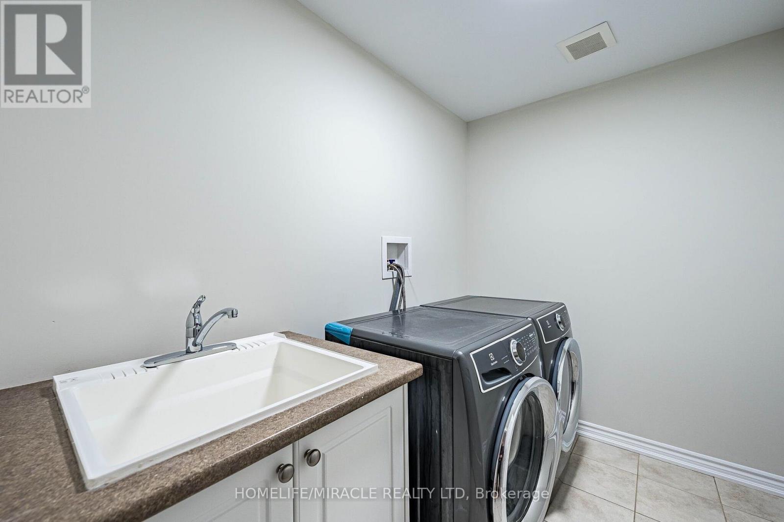 372 Remembrance Road, Brampton (Northwest Brampton), Ontario  L7A 4X9 - Photo 44 - W14088852