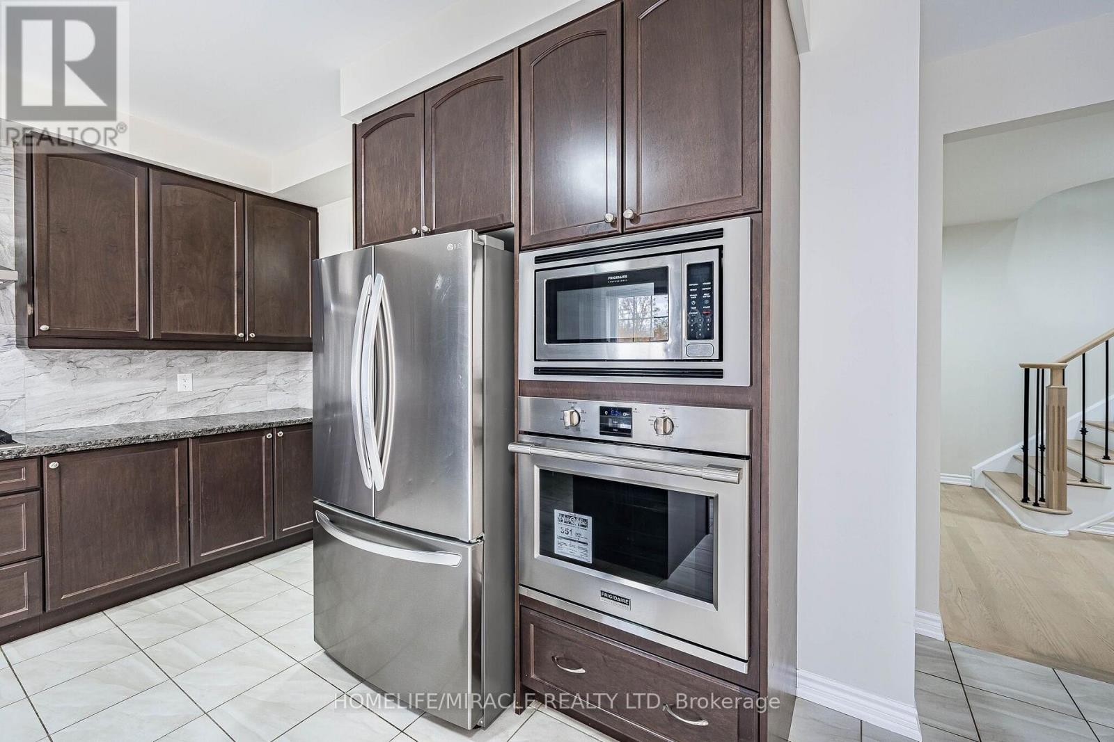 372 Remembrance Road, Brampton (Northwest Brampton), Ontario  L7A 4X9 - Photo 16 - W14088852