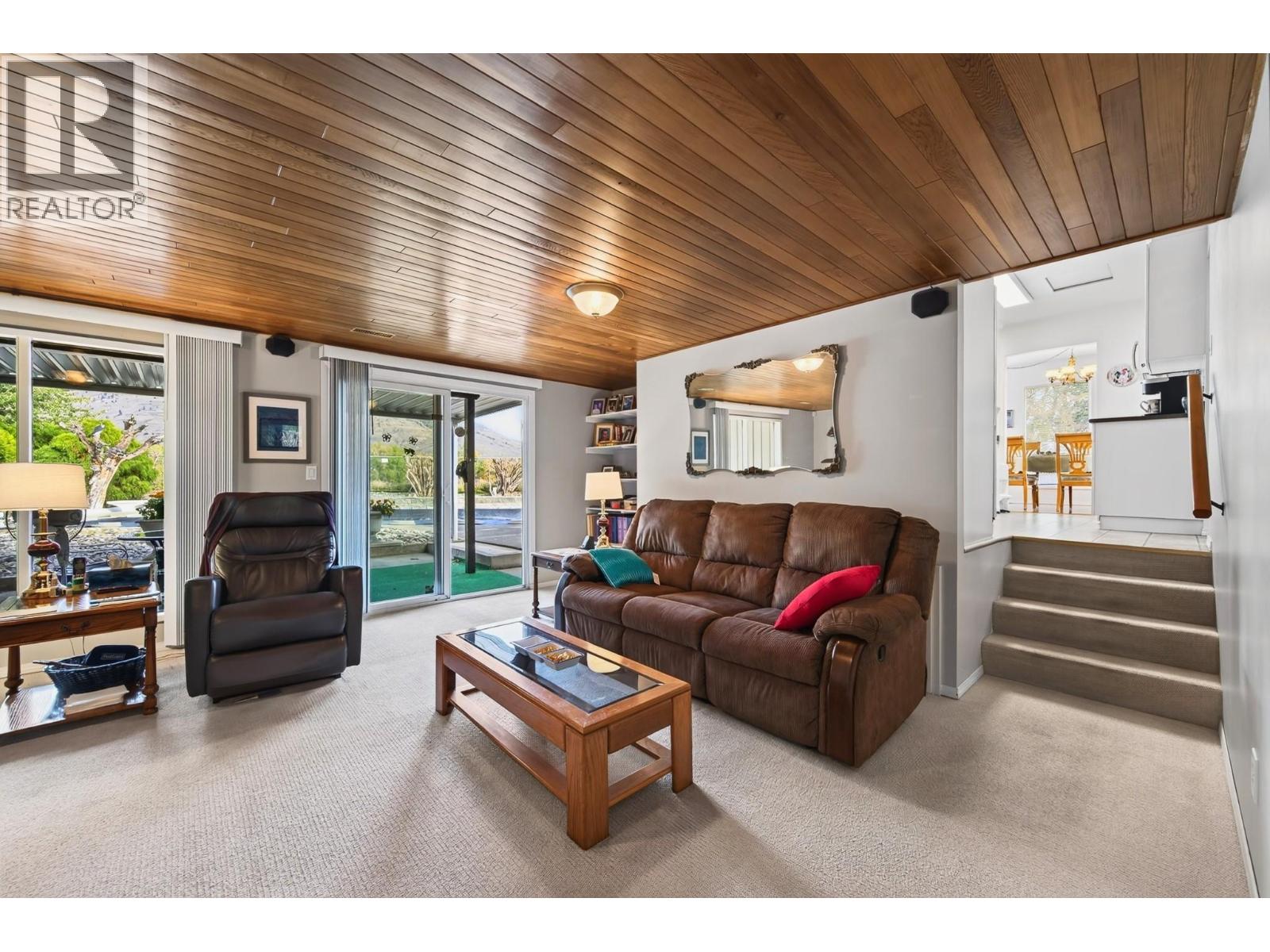 718 Driftwood Place