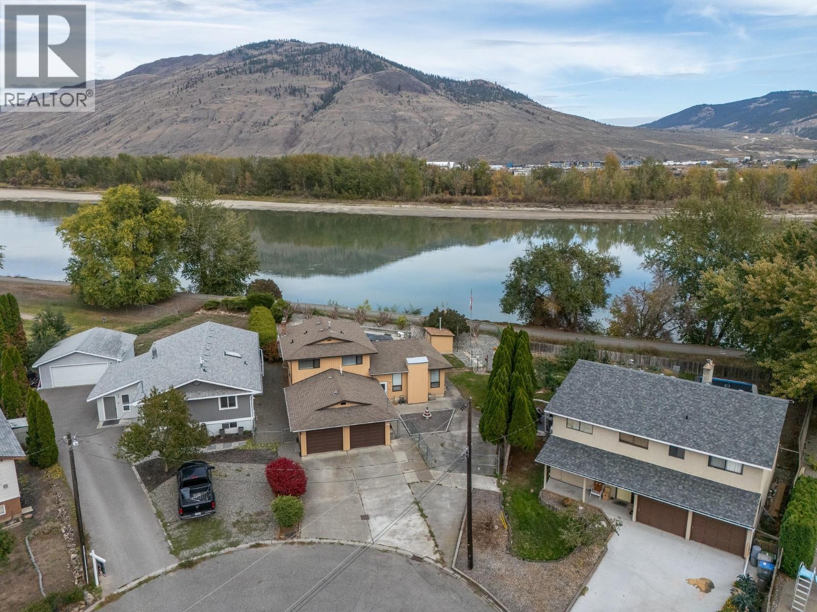 718 Driftwood Place