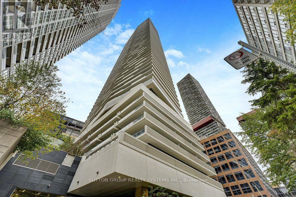 2205 - 2221 YONGE STREET, toronto (mount pleasant west), Ontario
