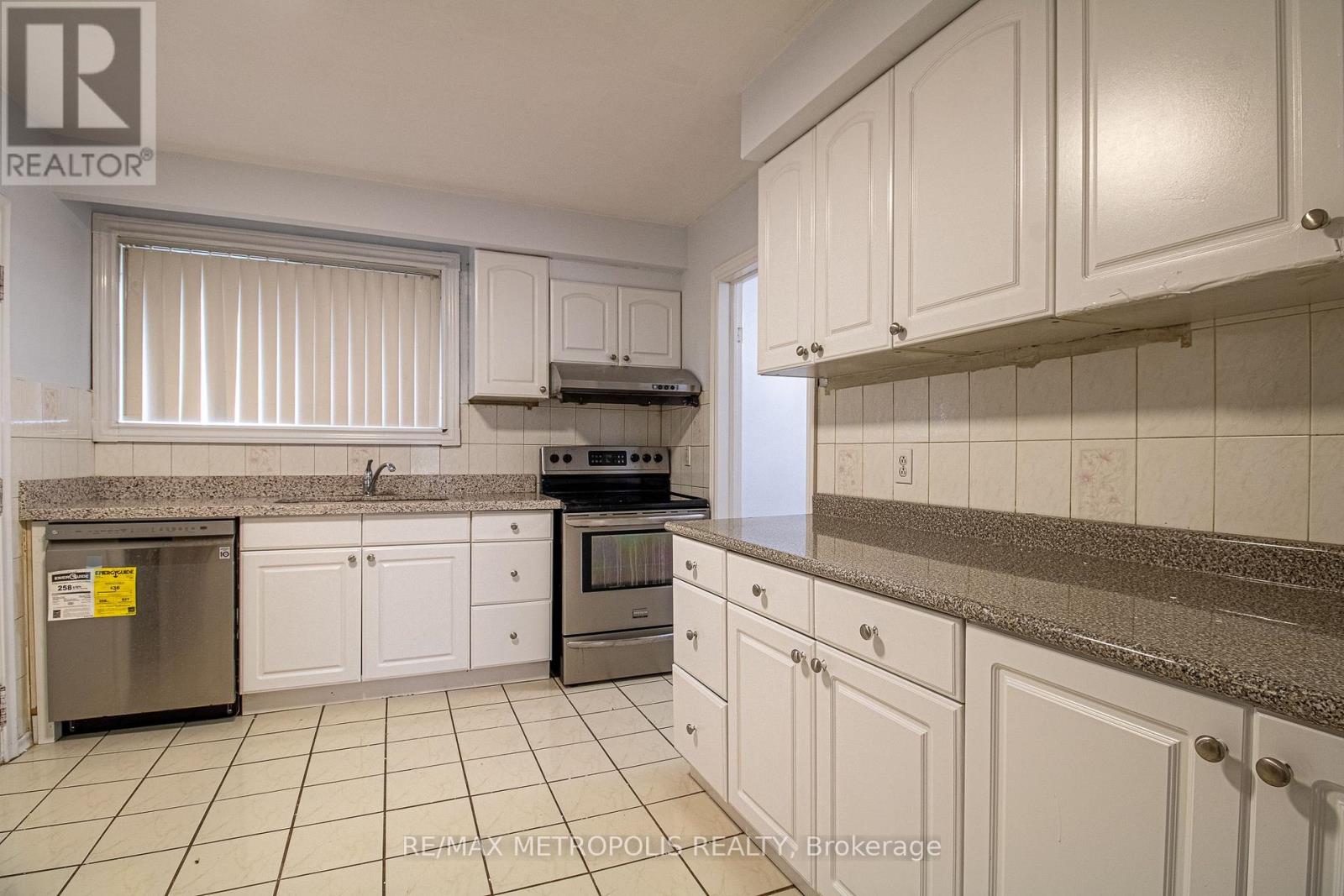 Upper - 57 Chancellor Drive, Toronto (Woburn), Ontario  M1G 2W4 - Photo 10 - E14089506