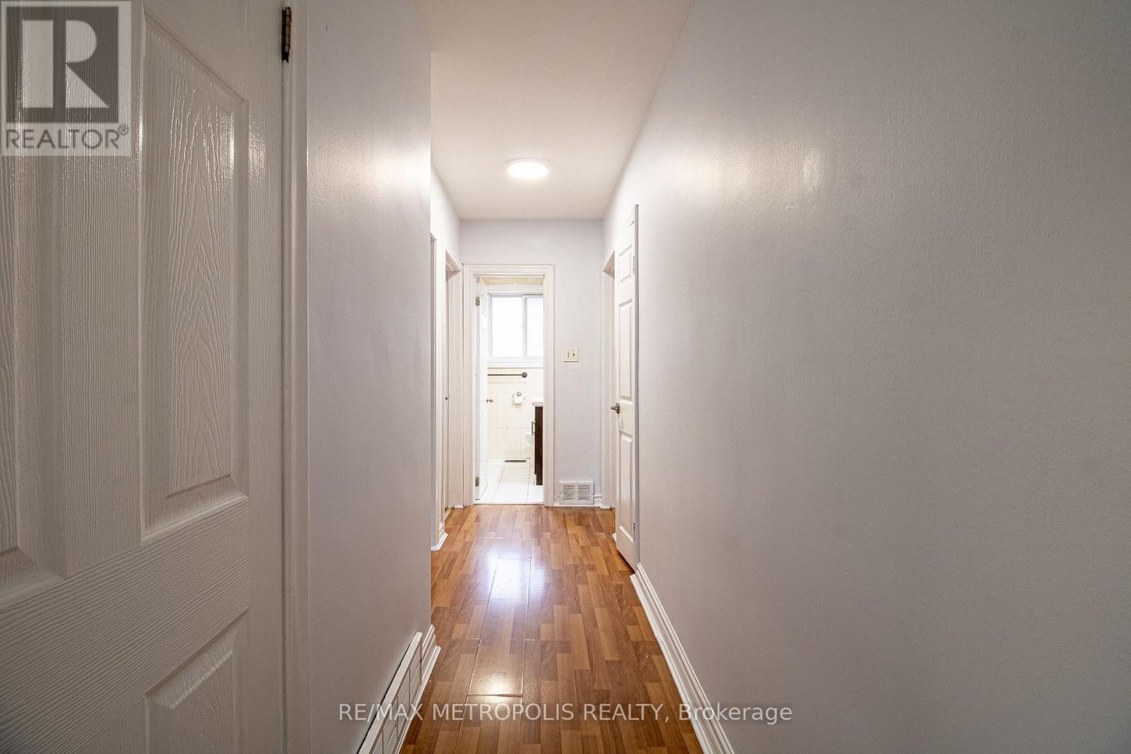 Upper - 57 Chancellor Drive, Toronto (Woburn), Ontario  M1G 2W4 - Photo 11 - E14089506