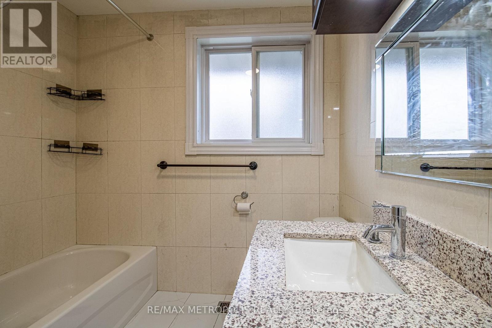 Upper - 57 Chancellor Drive, Toronto (Woburn), Ontario  M1G 2W4 - Photo 18 - E14089506