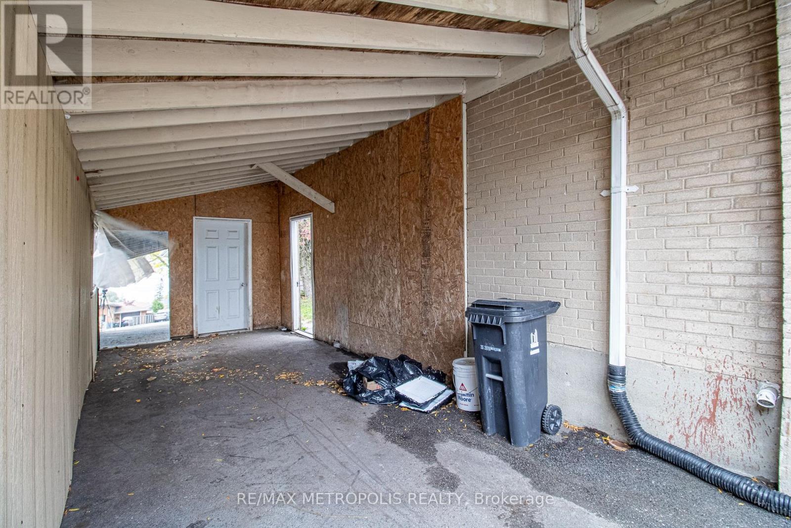 Upper - 57 Chancellor Drive, Toronto (Woburn), Ontario  M1G 2W4 - Photo 21 - E14089506