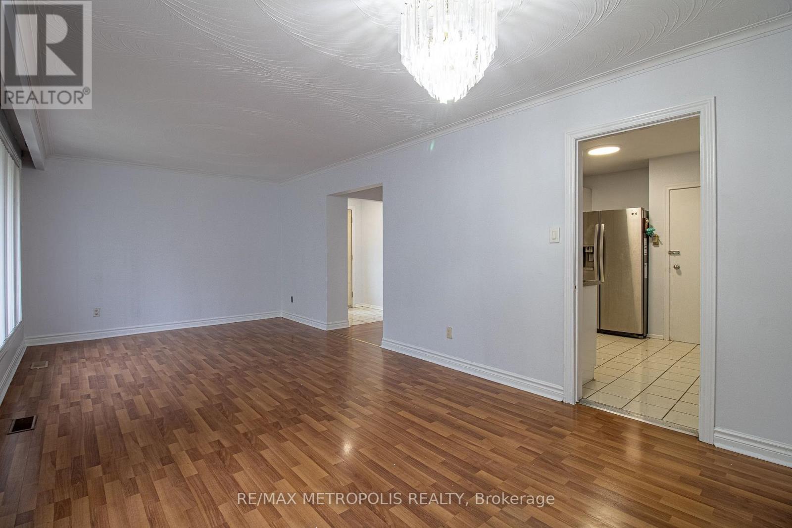 Upper - 57 Chancellor Drive, Toronto (Woburn), Ontario  M1G 2W4 - Photo 6 - E14089506