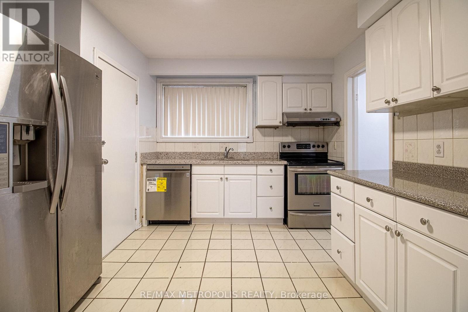 Upper - 57 Chancellor Drive, Toronto (Woburn), Ontario  M1G 2W4 - Photo 9 - E14089506