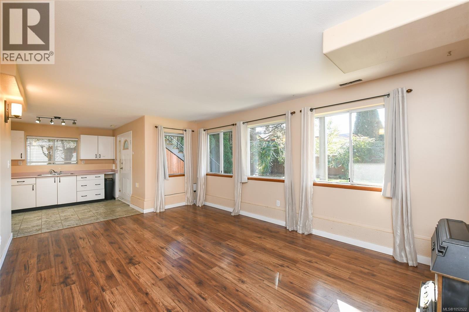 349 Durrand Pl