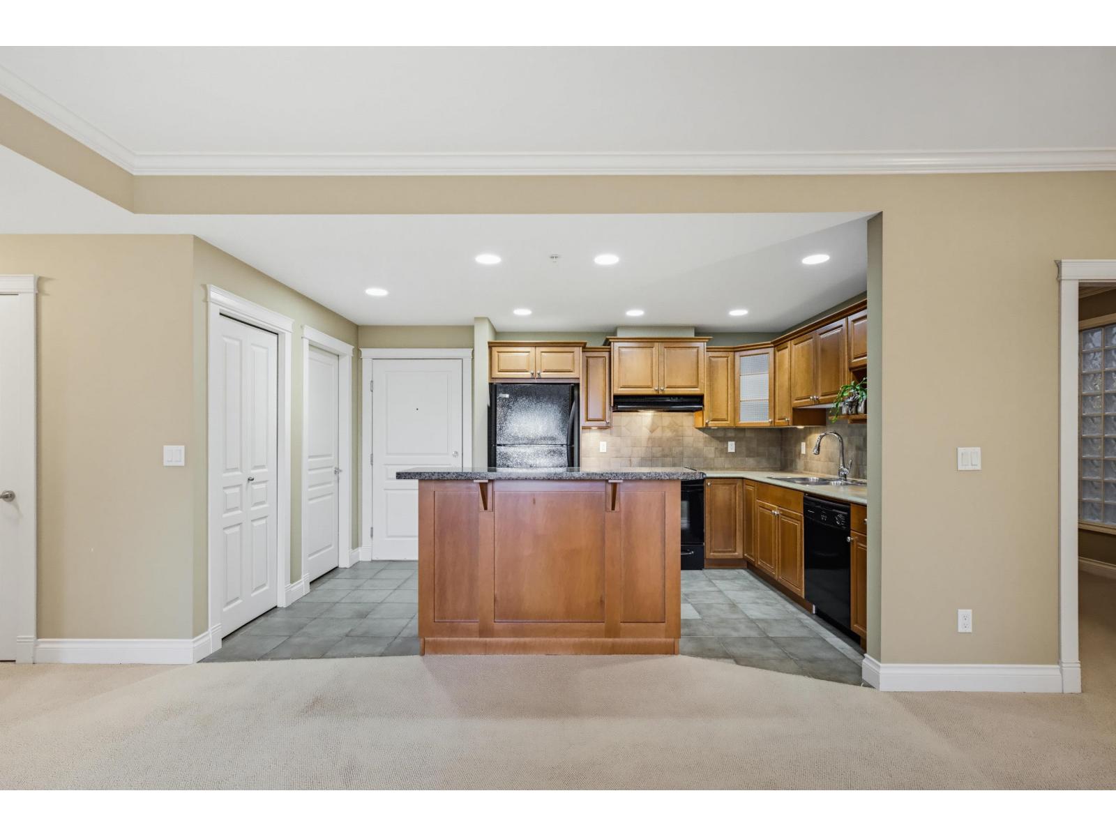 202 15357 17A AVENUE