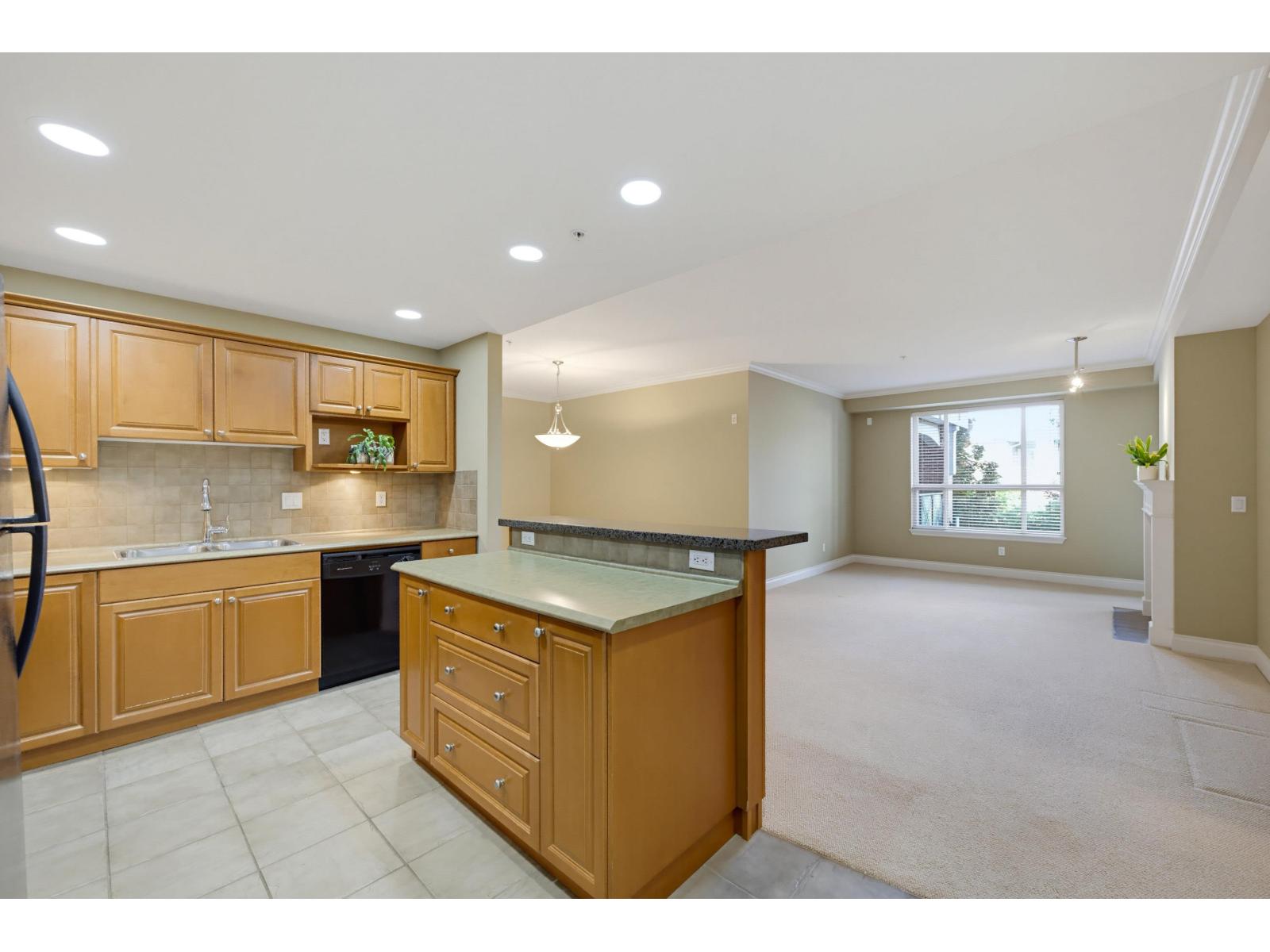 202 15357 17A AVENUE