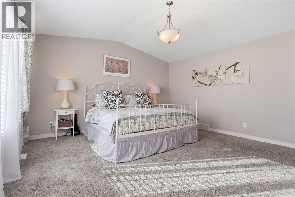 19 Mount Rae Heights