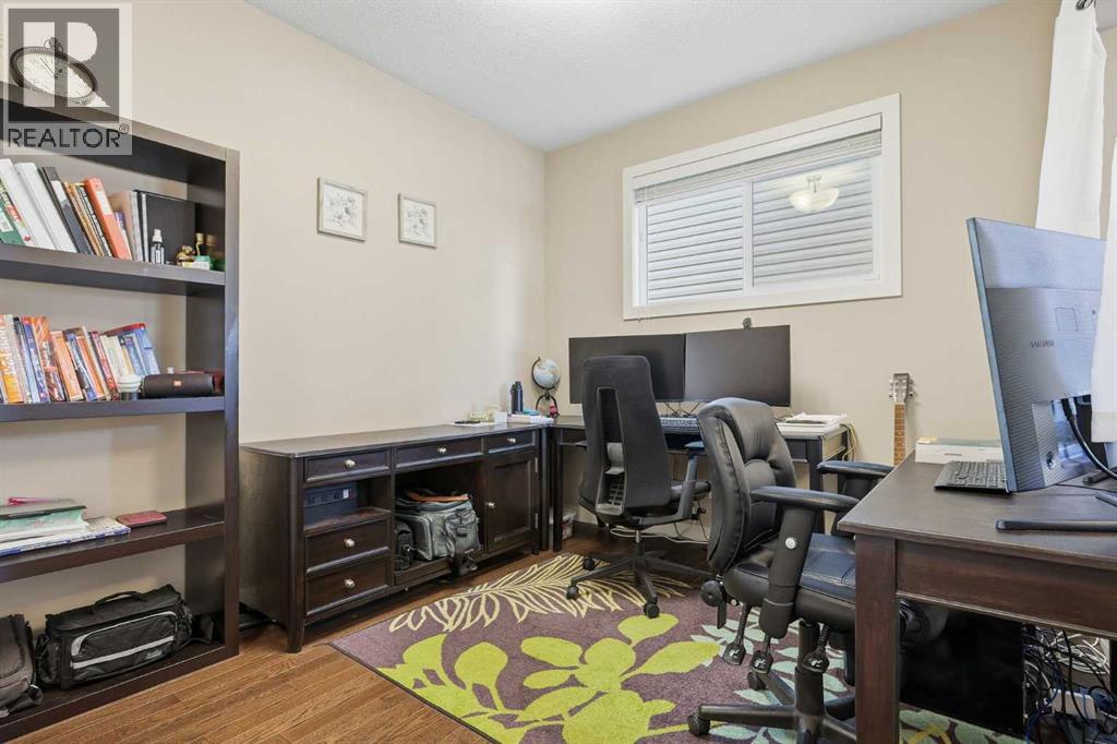 19 Mount Rae Heights