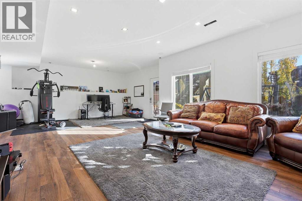 19 Mount Rae Heights