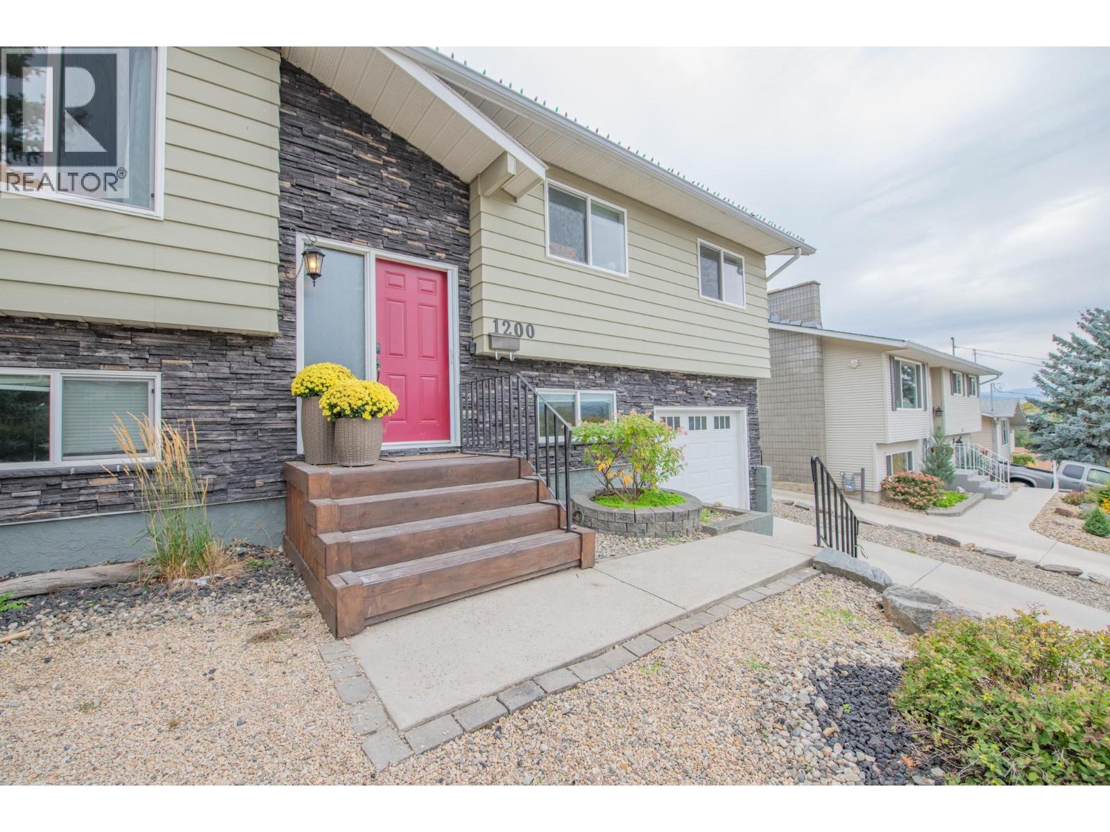 1200 28th Avenue