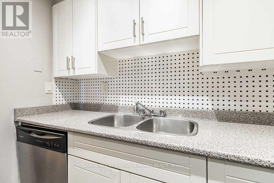 1101 - 4 Lisa Street, Brampton (Queen Street Corridor), Ontario  L6T 4B6 - Photo 8 - W14089502