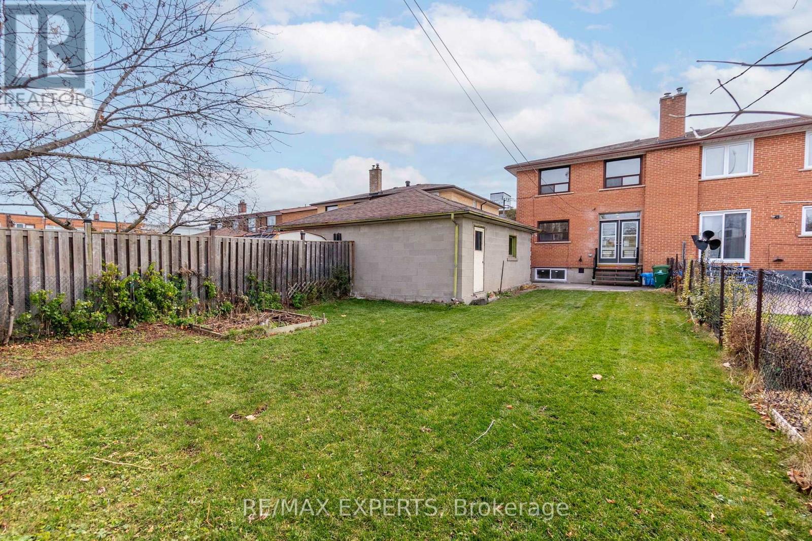 438 Glen Park Avenue, Toronto (Yorkdale-Glen Park), Ontario  M6B 2E7 - Photo 12 - W14088634