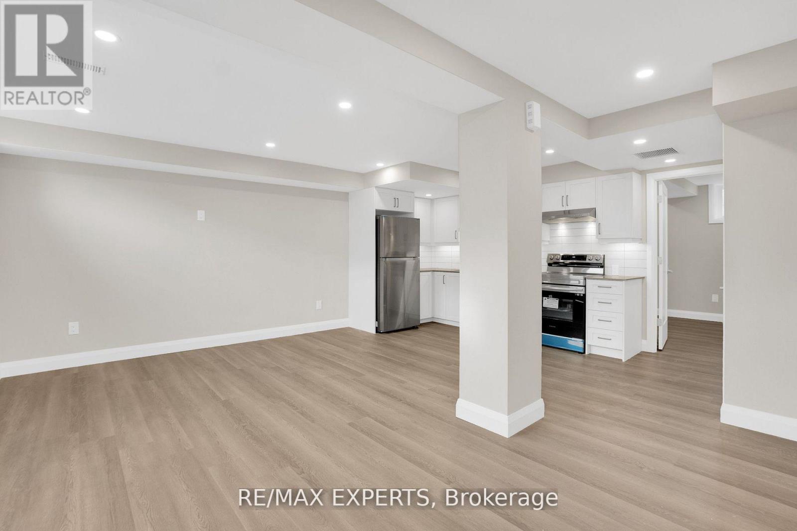 438 Glen Park Avenue, Toronto (Yorkdale-Glen Park), Ontario  M6B 2E7 - Photo 6 - W14088634