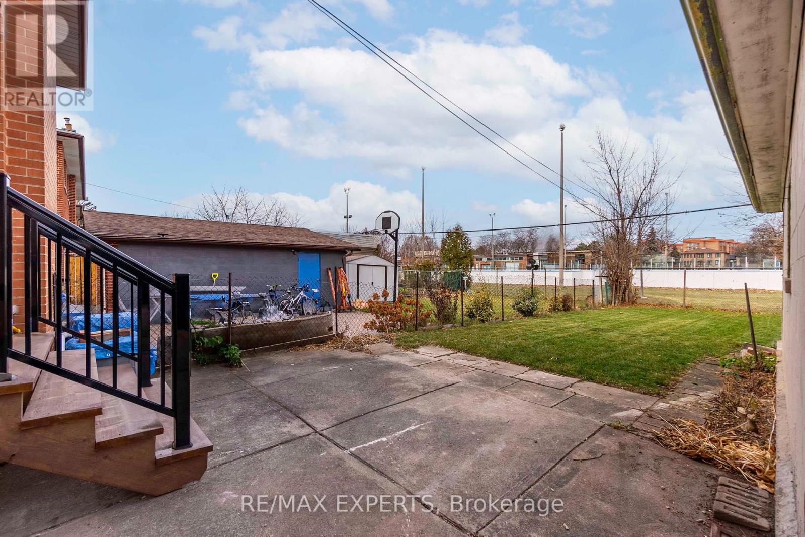 438 Glen Park Avenue, Toronto (Yorkdale-Glen Park), Ontario  M6B 2E7 - Photo 11 - W14088634