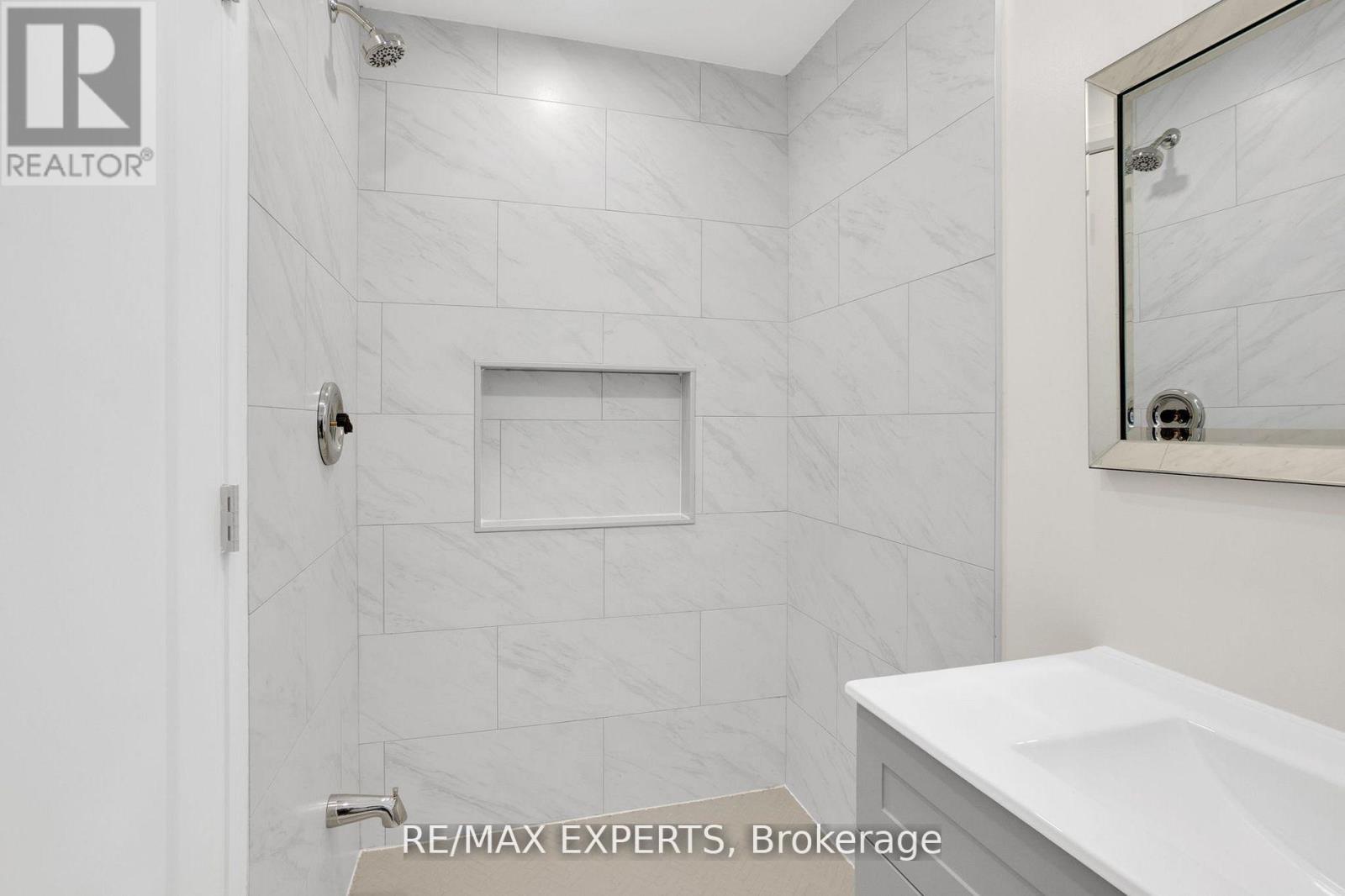 438 Glen Park Avenue, Toronto (Yorkdale-Glen Park), Ontario  M6B 2E7 - Photo 8 - W14088634