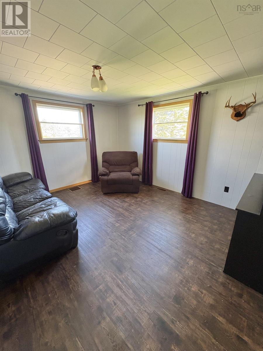 41 School Street, Lower West Pubnico, Nova Scotia  B0W 2C0 - Photo 11 - 202525668