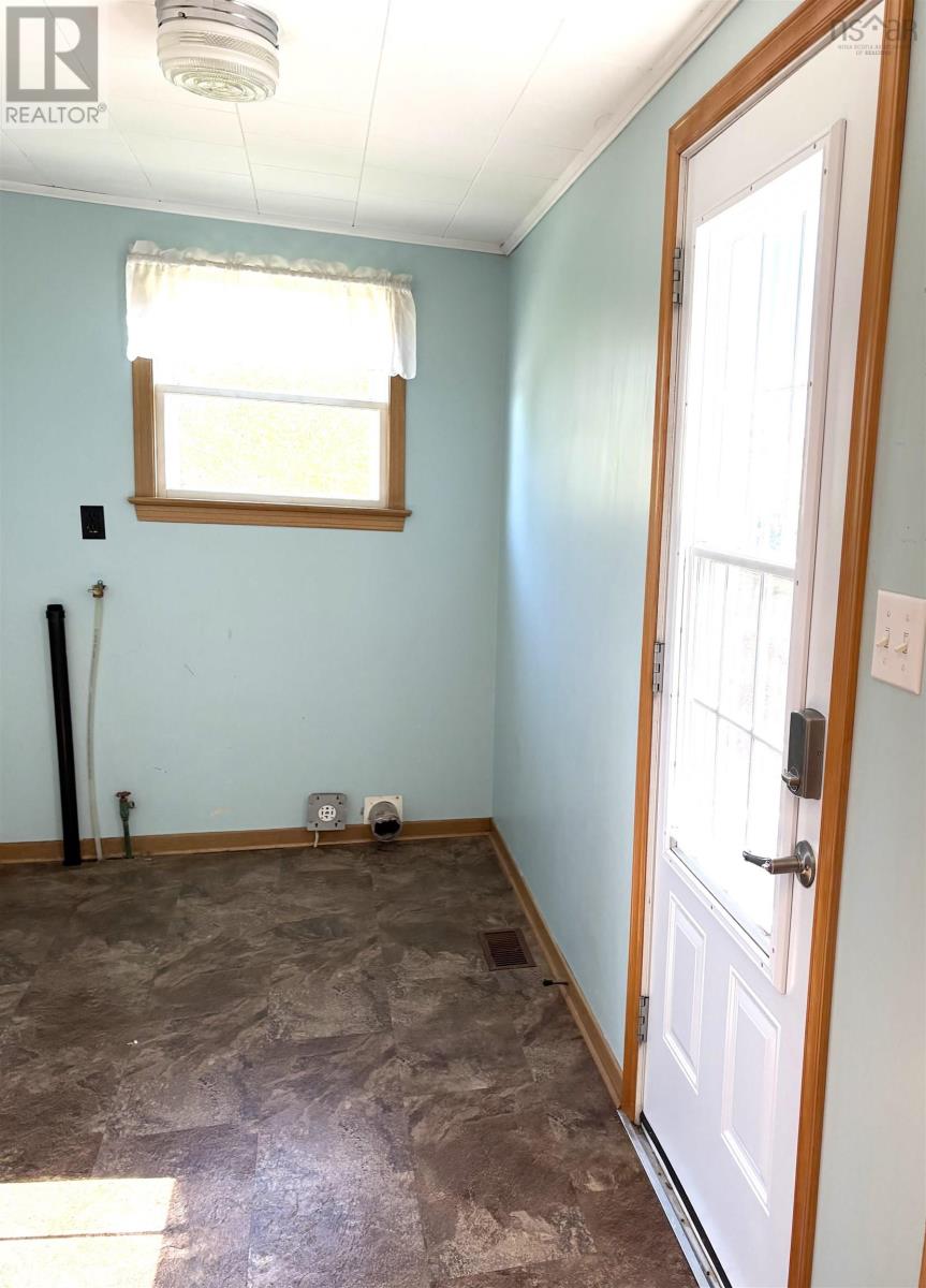 41 School Street, Lower West Pubnico, Nova Scotia  B0W 2C0 - Photo 12 - 202525668