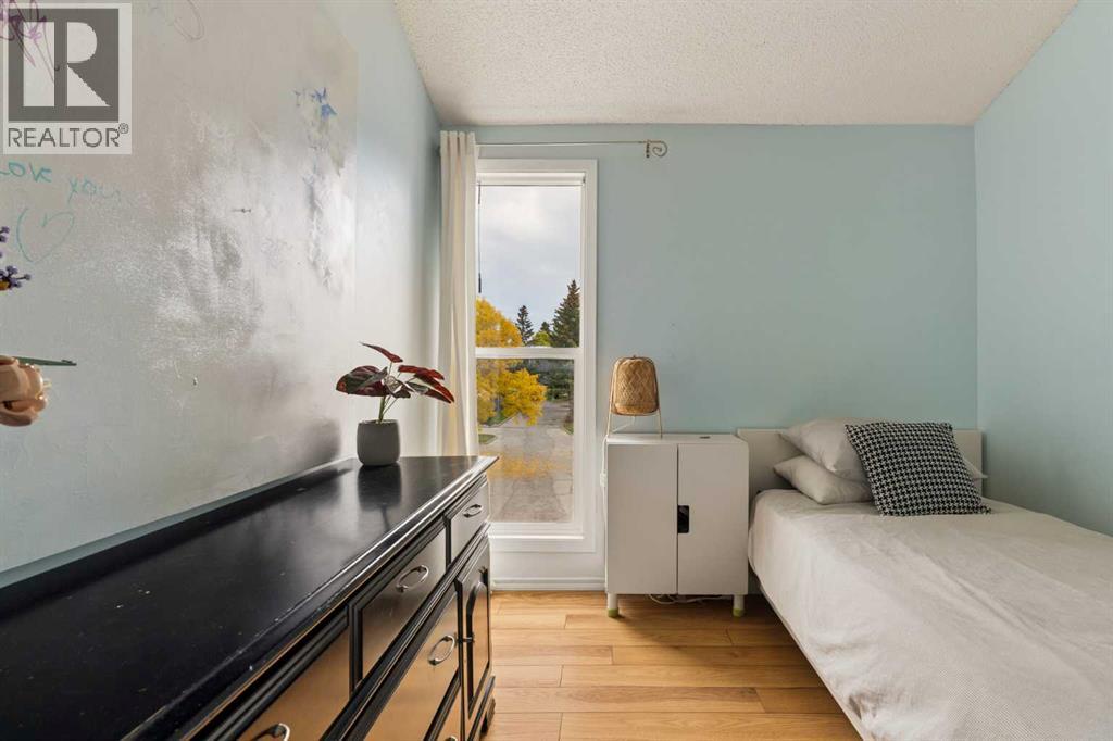 118 Brae Glen Lane Sw, Calgary, Alberta  T2W 1B6 - Photo 21 - A2348717