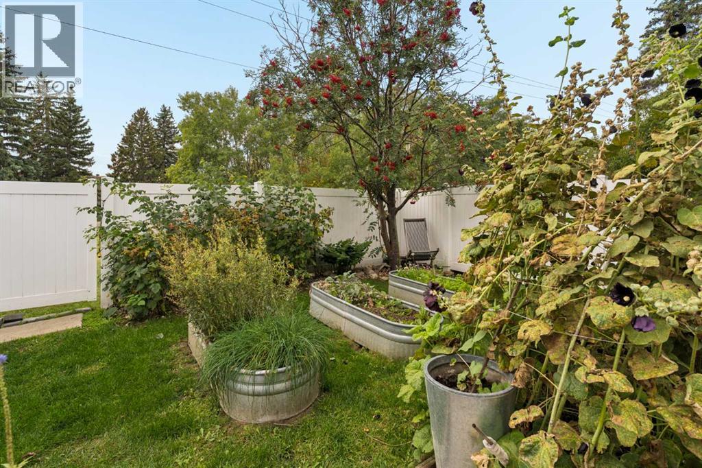 118 Brae Glen Lane Sw, Calgary, Alberta  T2W 1B6 - Photo 30 - A2348717