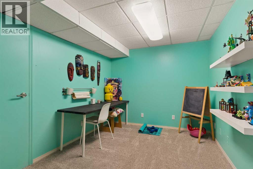 118 Brae Glen Lane Sw, Calgary, Alberta  T2W 1B6 - Photo 26 - A2348717