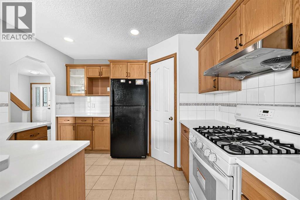 244 Los Alamos Place NE, Calgary, Alberta  T1Y 7G7 - Photo 4 - A2346800
