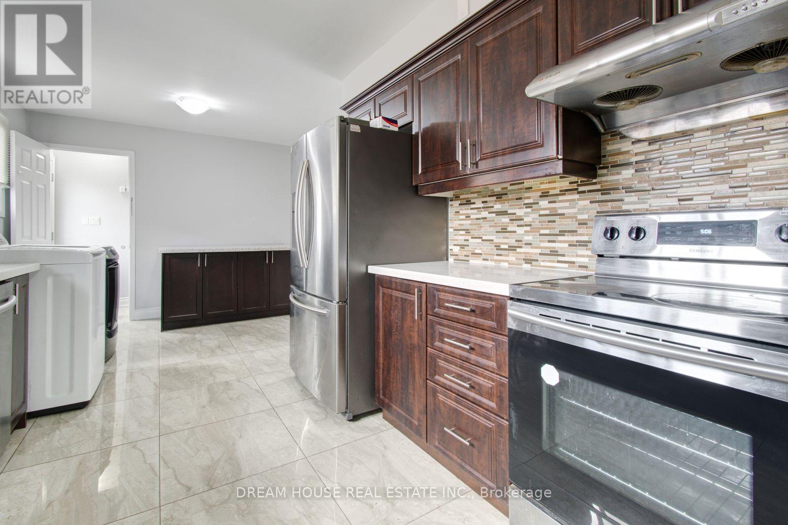 3764 Wyewood Road, Mississauga, Ontario  L4T 2A2 - Photo 18 - W14089536