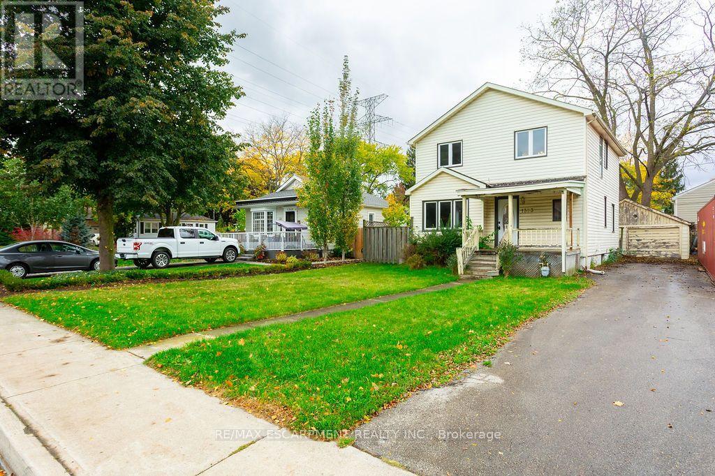 1353 Birch Avenue, Burlington, Ontario  L7S 1J1 - Photo 3 - W14089540