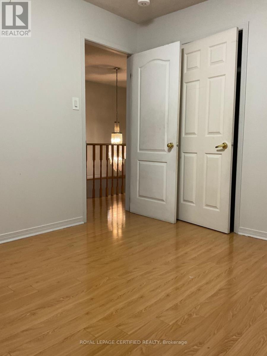 Upper - 211 Macedonia Crescent, Mississauga (Fairview), Ontario  L5B 3R8 - Photo 18 - W14089562
