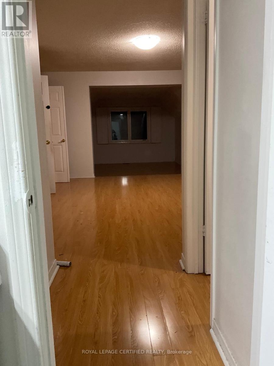 Upper - 211 Macedonia Crescent, Mississauga (Fairview), Ontario  L5B 3R8 - Photo 29 - W14089562
