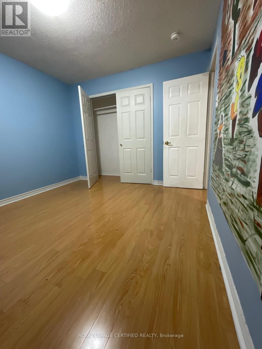 Upper - 211 Macedonia Crescent, Mississauga (Fairview), Ontario  L5B 3R8 - Photo 31 - W14089562