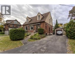 2104 EMERALD Crescent, Burlington, Ontario