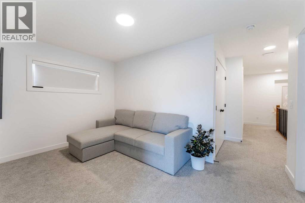 452 Tekarra Drive NW, Calgary, Alberta  T3R 2E9 - Photo 25 - A2351277