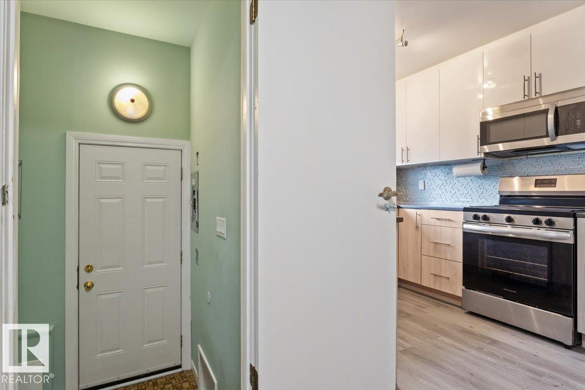 10522 163 ST NW