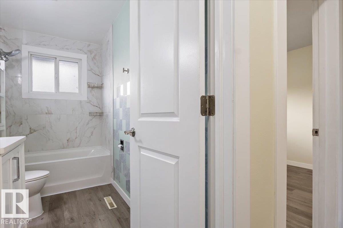 10522 163 ST NW