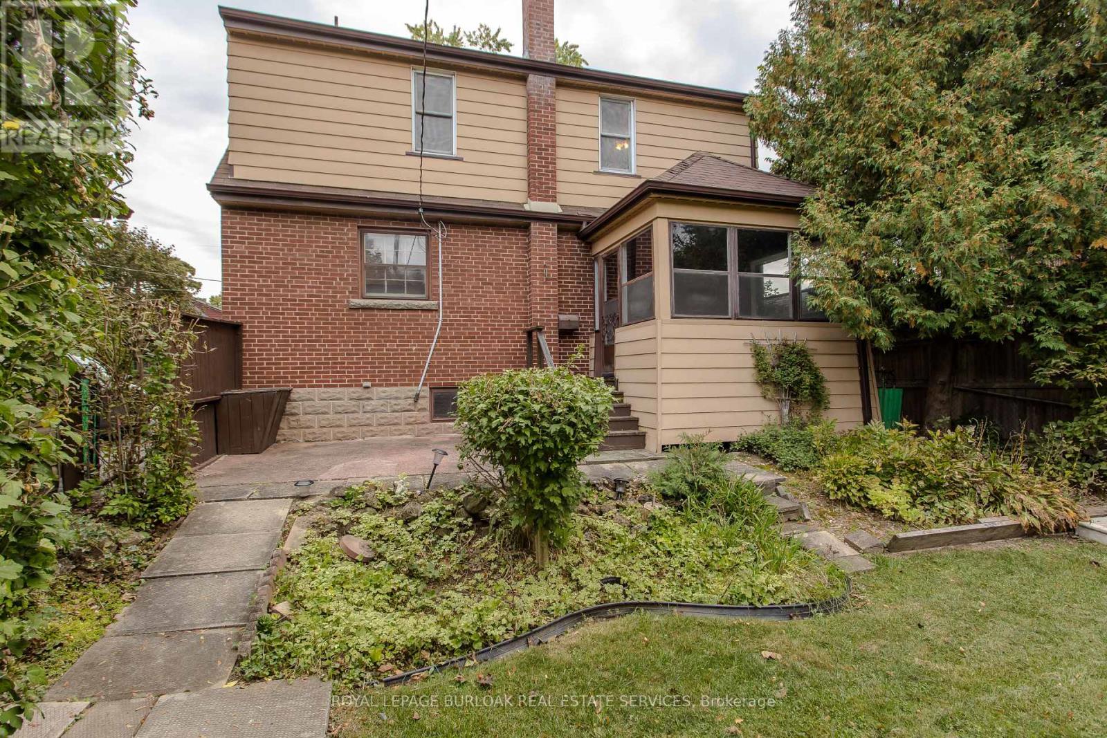 2104 Emerald Crescent, Burlington, Ontario  L7R 1N3 - Photo 5 - W13882294