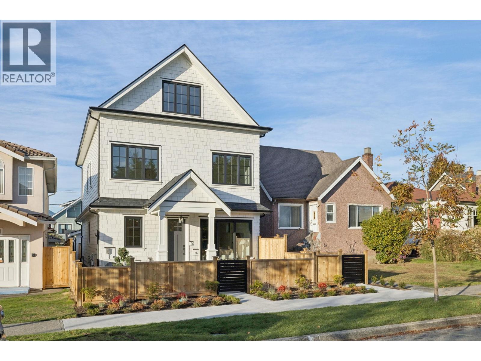 1 2733 William Street, Vancouver, British Columbia  V5K 2Y7 - Photo 2 - R3176296