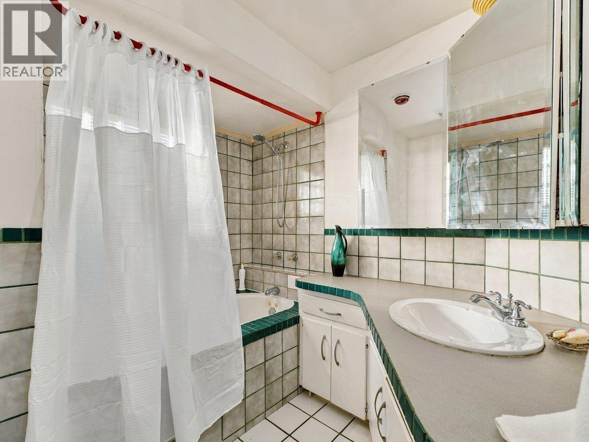 5558 Laurel Street, Burnaby, British Columbia  V5G 1N2 - Photo 25 - R3176299